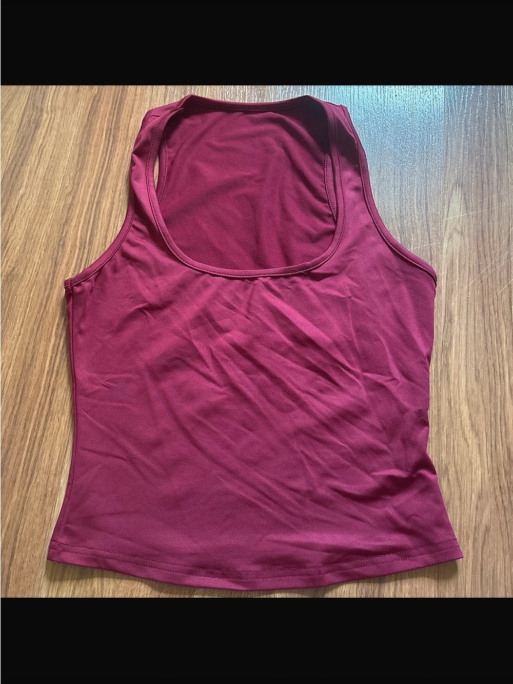 Women's Sleeveless Scoop Neck Tank Top - Burgundy